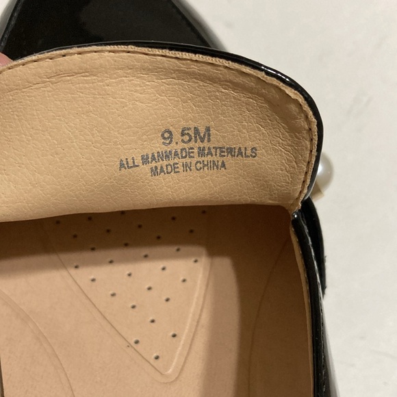 🔳 Alex Marie 🔳 Black Patent Leather Loafers with Pearl Accents  Size 9.5 - Picture 8 of 13